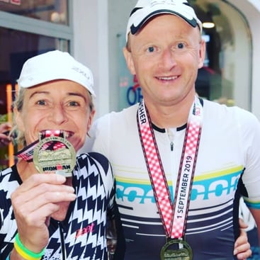 Cornelia und Torsten mit guten Resultaten im Ziel des IM 70.3 Zell am See