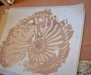 Schablonierung mit Spachtelmase