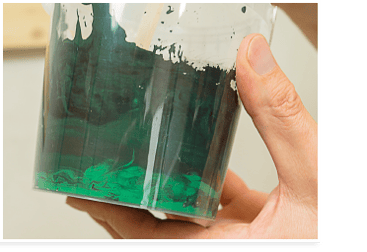 Wandfarben pigmentieren: zu einer homogenen Masse rühren