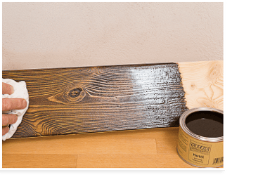 Öle und Wachse pigmentieren: überschüssiges Öl abreiben