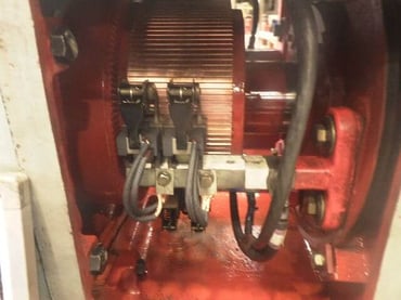 カーボンブラシ取付