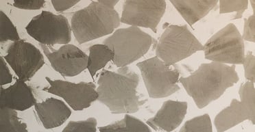 Stucco Fein Flecken in unterschiedlicher Richtung gezogen und geglättet.