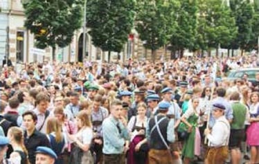 Bierauszug: Studentische Tradition mit Volksfestcharakter.