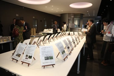 昨年のコンクール授賞式に展示された全国の間伐の取り組み