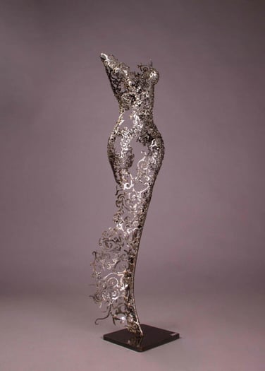 Female sculpture metal