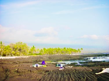 大地に横たわり心と体をリラックス