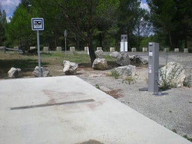 La piste de vidange de l'aire de Fontvieille