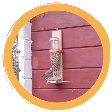 Vogelfutterspender mit Nachfüllfunktion