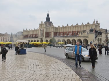 Marktplatz mit Tuchhallen in Krakau.