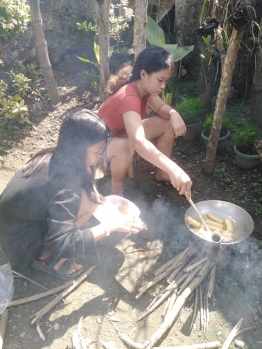 フライパンで揚げます