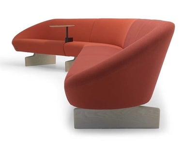 オプションのサイドテーブルとアッシュ材レッグ