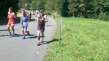 Philip Schädler beim Aufstieg zum Seebichl auf der 10Km Laufstrecke (Bild: C. Harzenmoser)