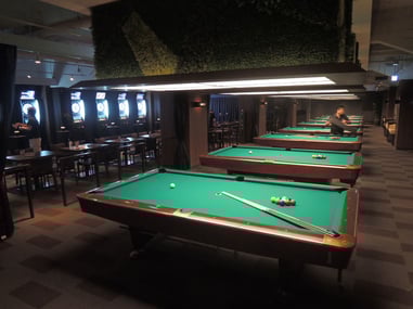 バグース新宿西口店