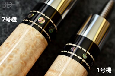 1号機（右）はリングの中のドット（丸い部分）が小さい