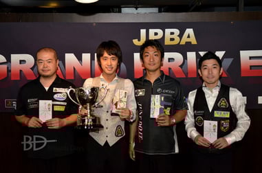 左から、3位大井仁、優勝土方隼斗、2位栗林達、3位有田秀彰