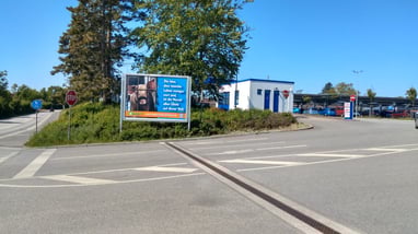 Neustadt i.H. - Einfahrt Famila