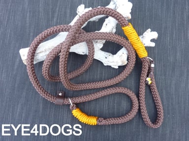 Hondenlijn gemaakt van ppm touw  met musketon haak
