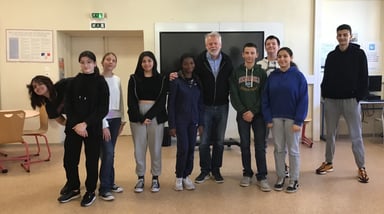 Jacques Chambon avec le groupe des demi-finalistes du collège Risso