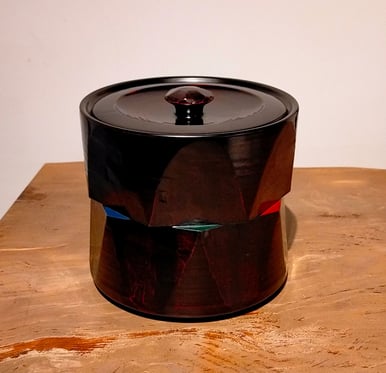 溜塗面取水指　入月昇