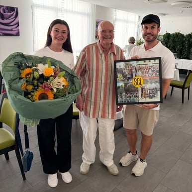 Fritz flankiert von Rebekka und Matthias (@FB SCL)