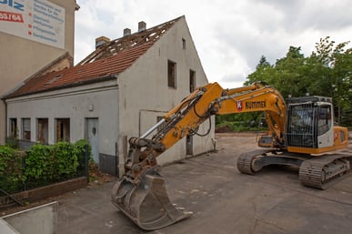 Altes Bauerngehöft am Mariendorfer Damm 106 in Berlin wird abgerissen.