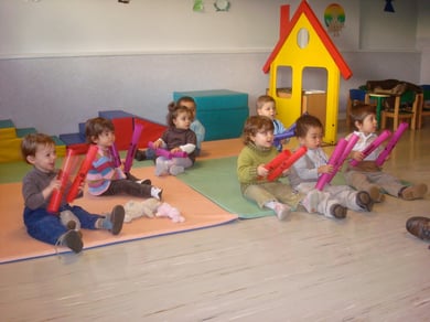 En crèche aussi on découvre le pouvoir magique de la musique