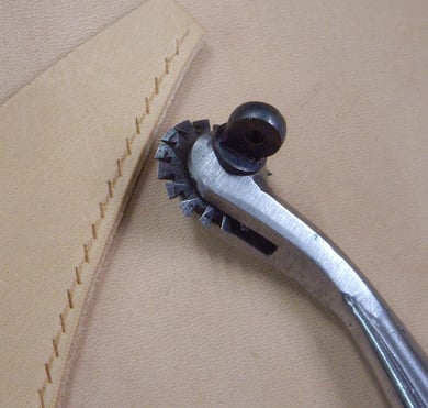 Placer la griffe à molette