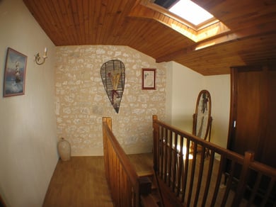 materiaux naturel, bois et pierre sont à l'honneur