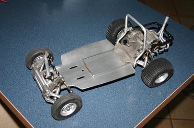 Vorderachse und Getriebe montiert
