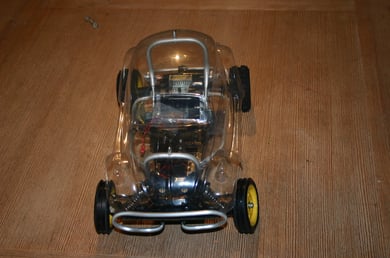 Karosse angepaß, mit Nagelschere