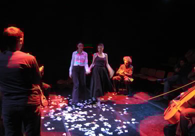 « Quadrat - 4 Sœurs » « Quadrat - Gulliver »  PIM Spazio Scenico  Milan  2009 - photo Frederik van Kleij