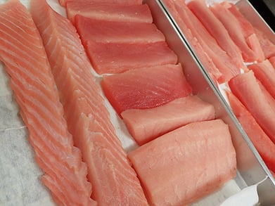 大とろの仕込み　まぐろ　宅配寿司