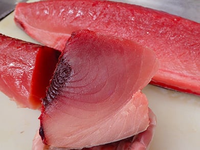 びんちょうまぐろの仕込み　宅配寿司　出前