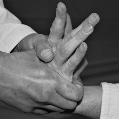 Jiu Jitsu Hebeltechnik am Handgelenk.