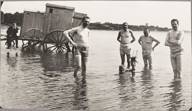 1919 „Badehosenfoto“. Bundesarchiv