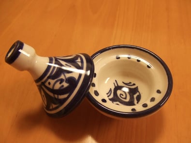 フタを開けるとね、中にも模様がついてるんですよ