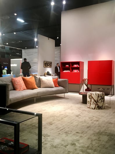 dieartigeBLOG - IMM 2019 - Sitzen im Halbkreis bei Pure