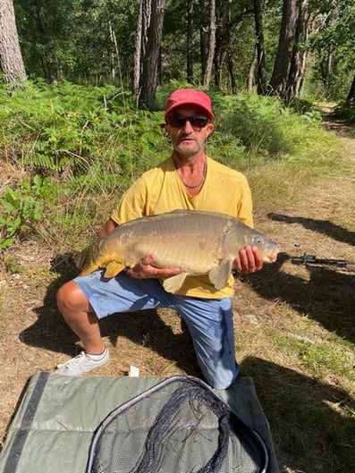 camping avec étang de pêche privé