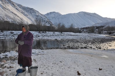 Am Fluss Kökömeren, 2015. Bild: Zäch