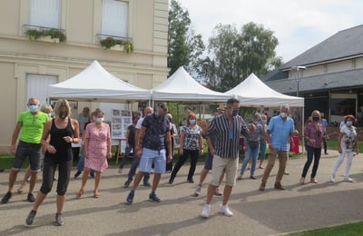 Forum des Associations à Gretz, démonstration de danses en ligne  (Liliane, 04/09/21)