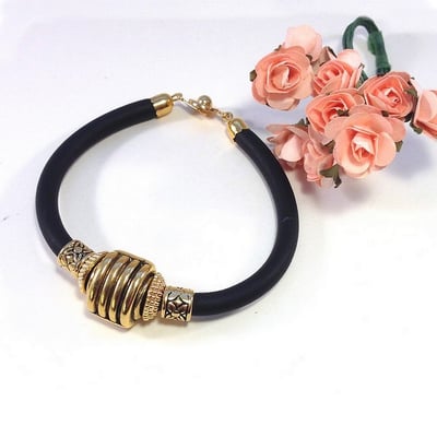 Bracelet doré fantaisie années 80