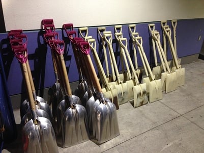 東京都大田区役所でスコップをお借りしました。