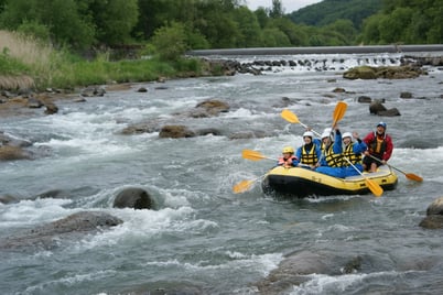 美瑛川ラフティング