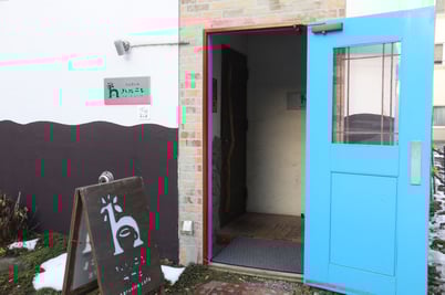 旭川平和通買物公園　7条緑道　ハルニレカフェ