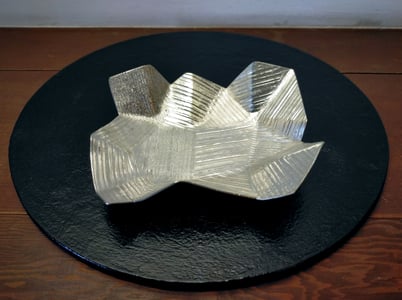 銀錫線彫のうつわ　関根正文　山の上ギャラリー