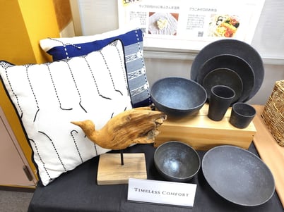 再生陶器などを展示