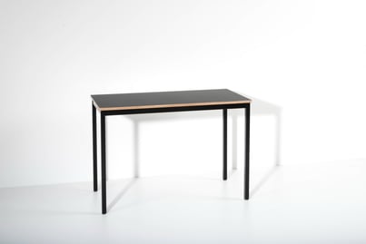 room³ Tisch mit Linoleum Tischplatte