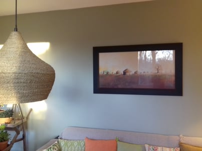 Création d'une teinte rosée allant avec le choix de la cuisine et du mur de l'entrée. Création et Design du séjour. Réalisation Bourgueil 37, Isabelle Mourcely décoratrice UFDI, Coaching déco, conseil en décoration Tours-Chinon