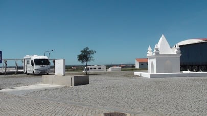  (Nord) 38.342778° - (Ouest) -7.373889° 