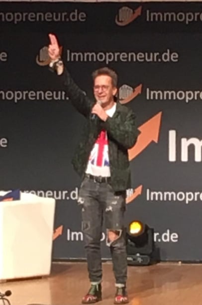 freaky finance, Immopreneur Kongress 2018, Hauptbühne, Darmstadtium, Gerald Hörhan auf der Bühne